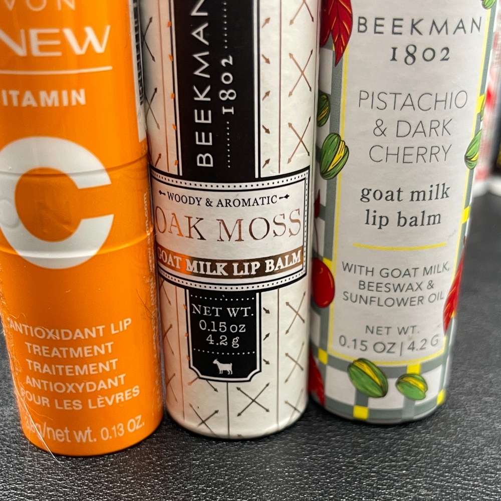 14 Pack Assorted Lip Balms Beekman 1802, EOS, Chapstick Avon NEW-Full Size - Picture 5 of 10